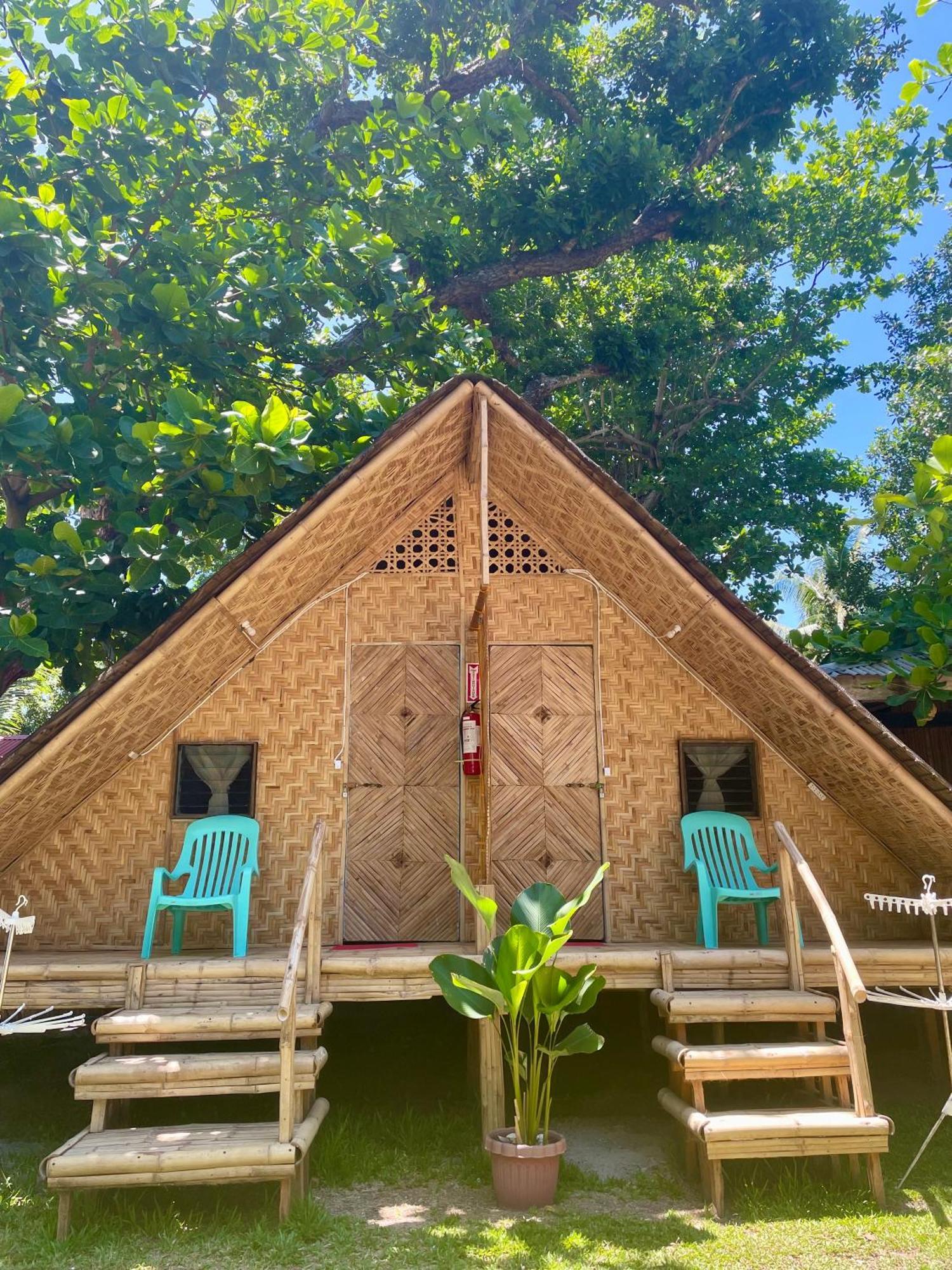 Bed and Breakfast Borbon'S Treehouse By The Sea Mambajao Zewnętrze zdjęcie